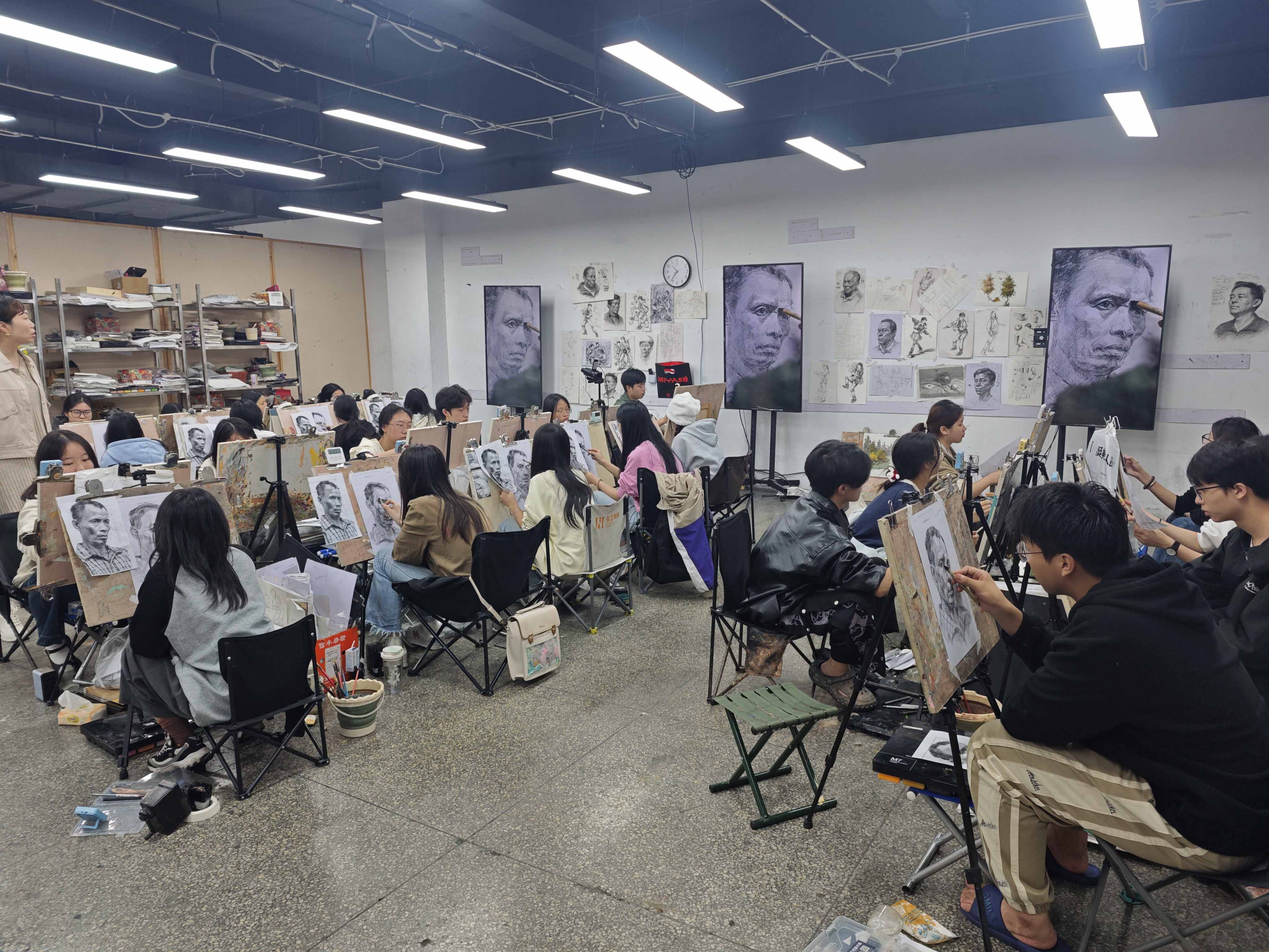 1732514157634706.jpg 艺术学校1.jpg