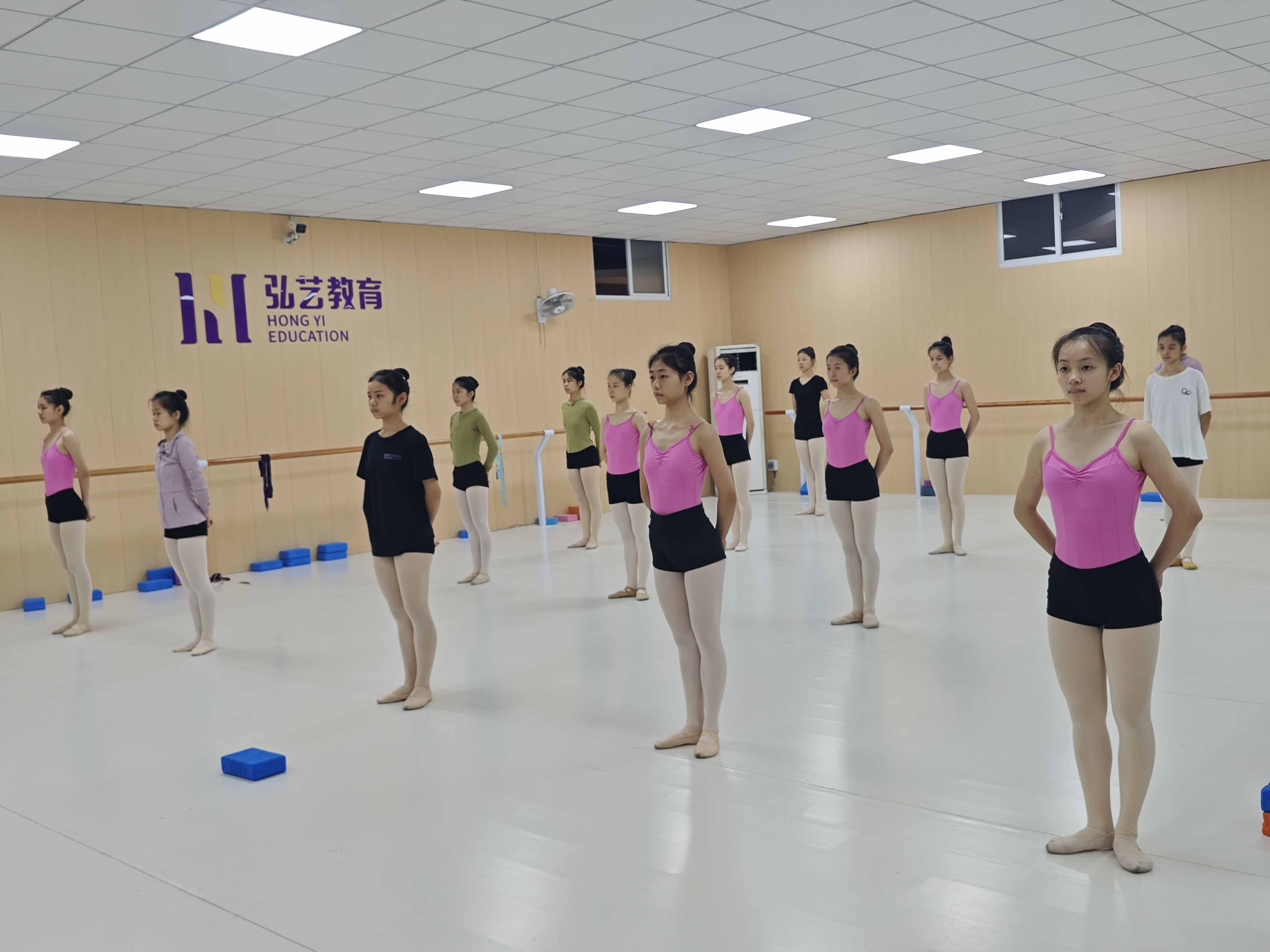 1732514163708042.jpg 艺术学校2.jpg